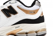 NEW BALANCE 2002R WHITE BLACK GOLD [GC2002PS]
