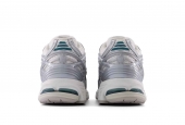NEW BALANCE 1906R SILVER METALLIC SEA SALT [M1906REE]