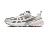 V2K RUN LIGHT PUMICE PINK FOAM [HQ4046-001]