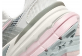 V2K RUN LIGHT PUMICE PINK FOAM [HQ4046-001]