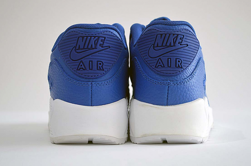 AIR MAX 90 GAME ROYAL WHITE [724821-402]