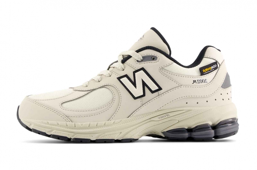 NEW BALANCE 2002R CORDURA TIMBERWOLF BLACK [GC2002PM]