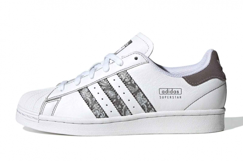 SUPERSTAR WHITE CHARCOAL PAISLEY [IE3008]