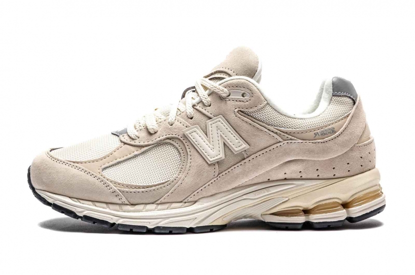 NEW BALANCE 2002R OFF WHITE [M2002RCC]