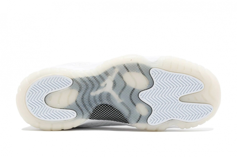 AIR JORDAN 11 LOW HEIRES PURE PLATINUM [897331-100]