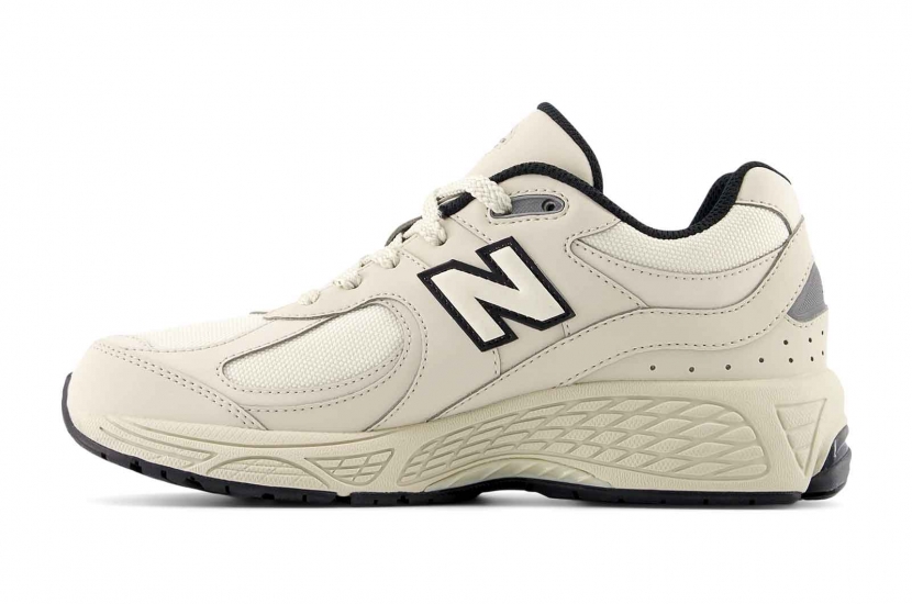 NEW BALANCE 2002R CORDURA TIMBERWOLF BLACK [GC2002PM]