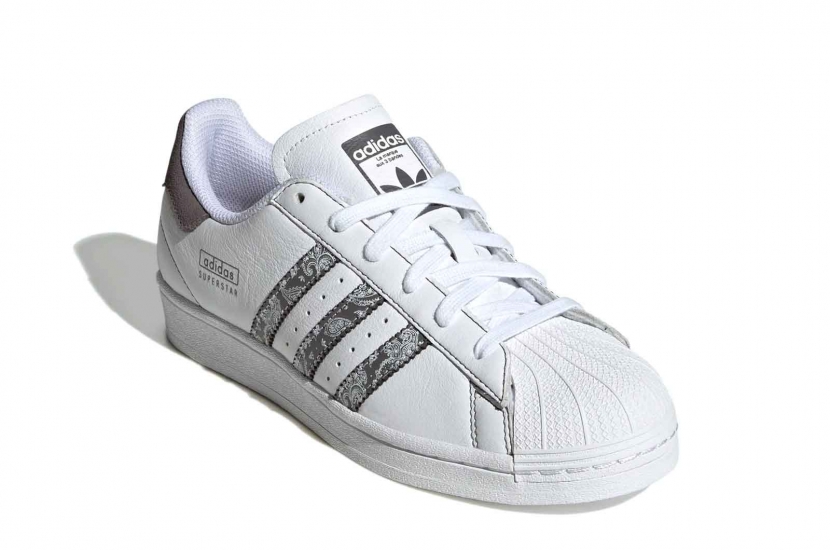 SUPERSTAR WHITE CHARCOAL PAISLEY [IE3008]