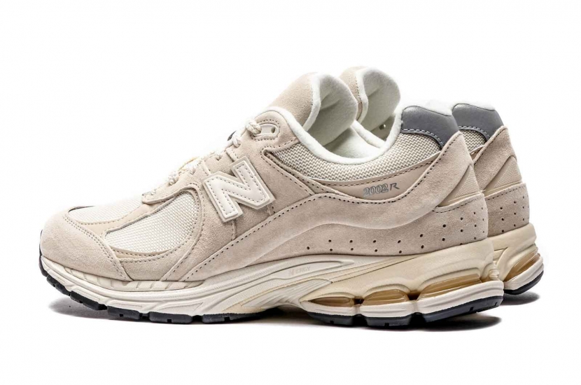 NEW BALANCE 2002R OFF WHITE [M2002RCC]