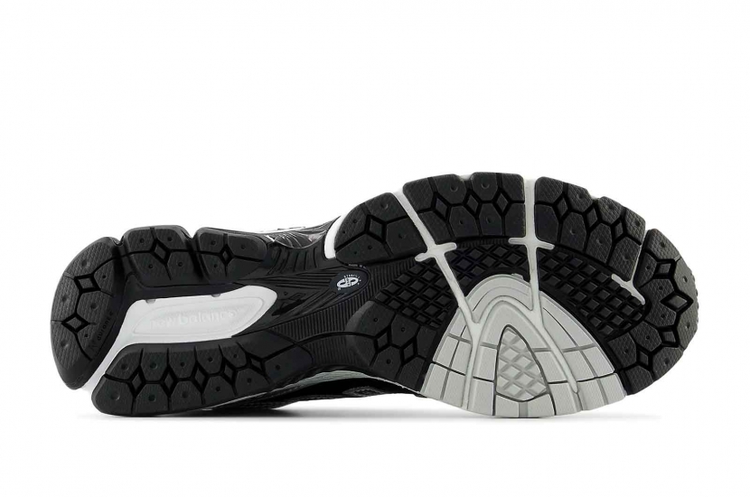 NEW BALANCE 860V2 BLACK WHITE SILVER [ML860XD]