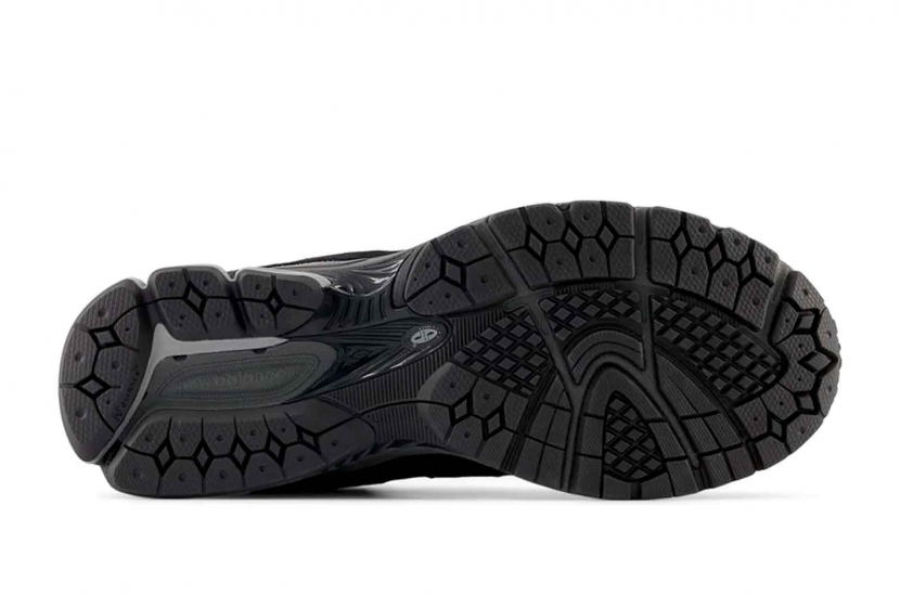 NEW BALANCE 2002R RIPSTOP BLACK [U2002RTG]