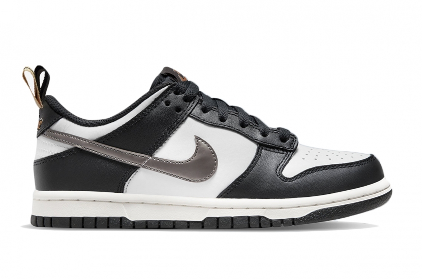 DUNK LOW BLACK WHITE METALLIC [DH9764-001]