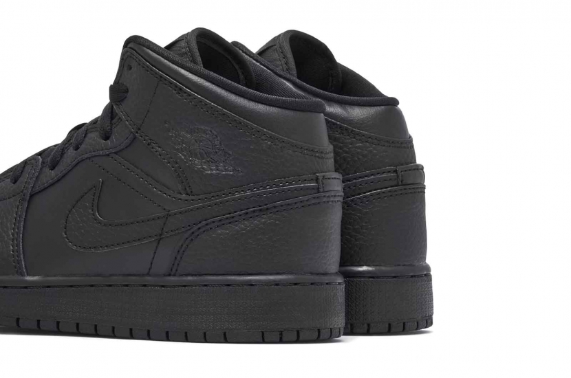 AIR JORDAN 1 MID TRIPLE BLACK [554725-091]