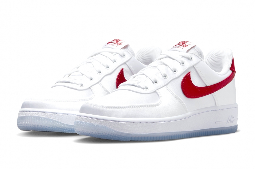 AIR FORCE 1 LOW ’07 SATIN WHITE VARSITY RED [DX6541-100]