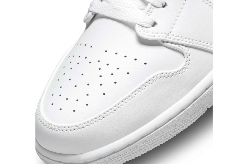 AIR JORDAN 1 LOW TRIPLE WHITE [553558-136]