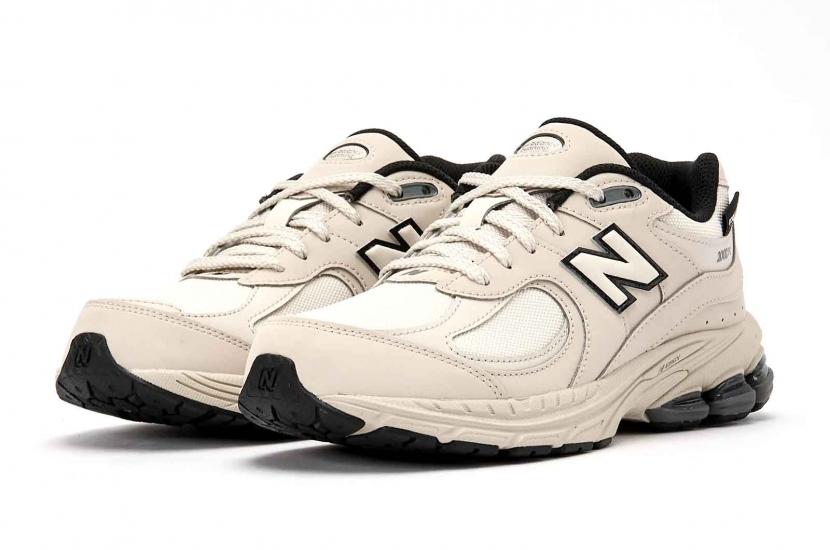NEW BALANCE 2002R CORDURA TIMBERWOLF BLACK [GC2002PM]