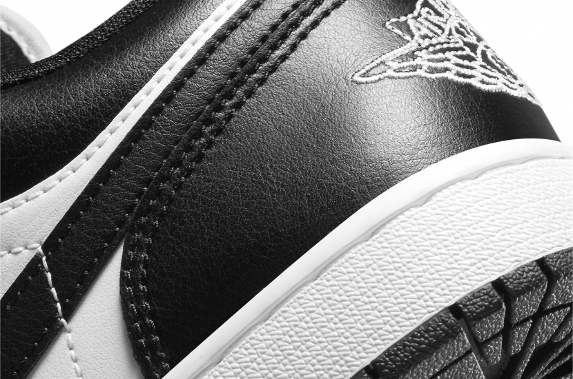 AIR JORDAN 1 LOW PANDA  [DC0774-101]