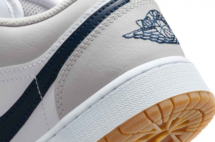 AIR JORDAN 1 LOW MIDNIGHT NAVY NEUTRAL GREY [553560-146]