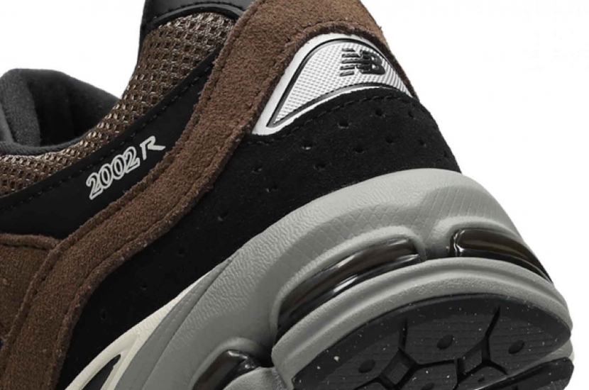 NEW BALANCE 2002R EMERGING BROWN [GC2002FM]