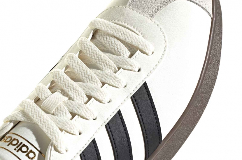 VL COURT CLASSIC CREAM WHITE CORE BLACK GUM [JI0497]