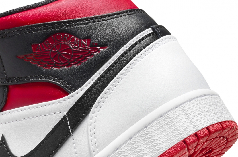 AIR JORDAN 1 MID GYM RED BLACK TOE [DQ8426-106]