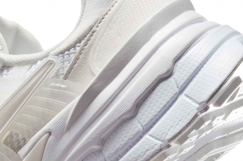 V2K RUN SUMMIT WHITE [HJ5269-100]