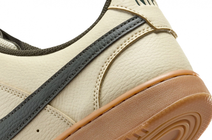 COURT VISION LOW COURT VISION LO LIGHT KHAKI GREEN GUM [HV4506-200]