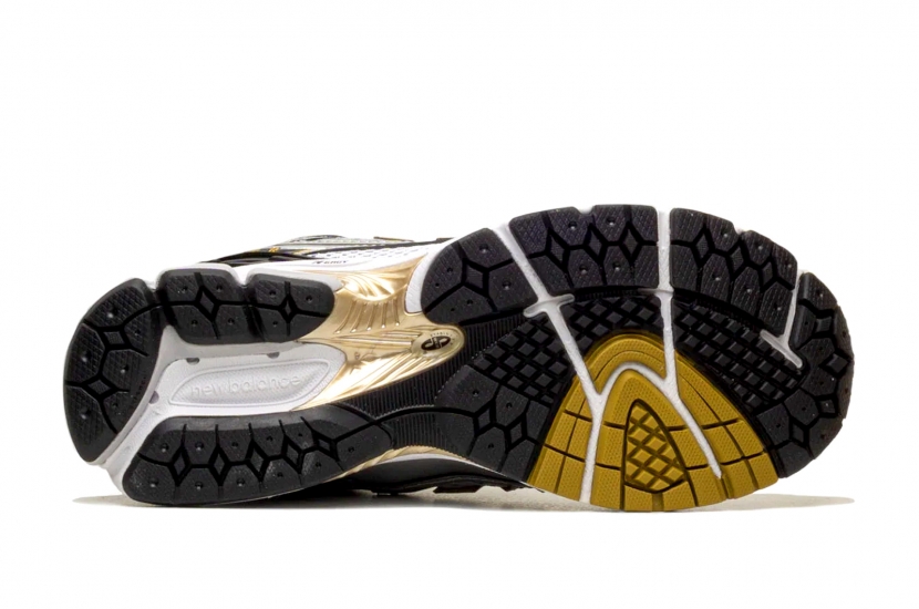  NEW BALANCE 1906R WHITE METALLIC GOLD [M1906RA]