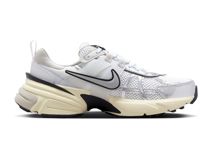 NIKE V2K RUN RUNTEKK ‘SUMMIT WHITE METALLIC SILVER’  [FD0736-100] [HJ4497-100]