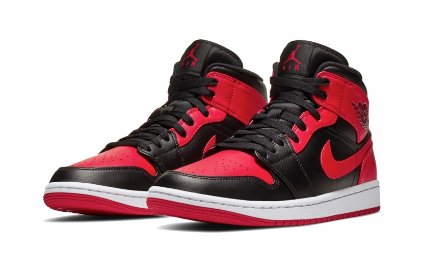 AIR JORDAN 1 MID BANNED WOMEN [554725-074]
