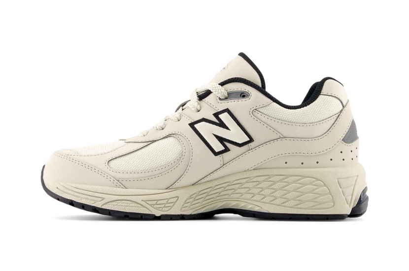 NEW BALANCE 2002R CORDURA TIMBERWOLF BLACK [GC2002PM]