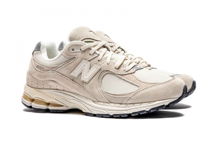NEW BALANCE 2002R OFF WHITE [M2002RCC]