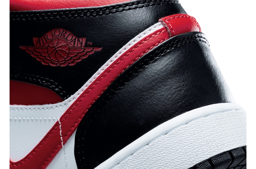 AIR JORDAN 1 MID BLACK FIRE RED GS [554725-079]