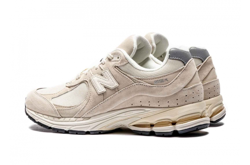 NEW BALANCE 2002R OFF WHITE [M2002RCC]
