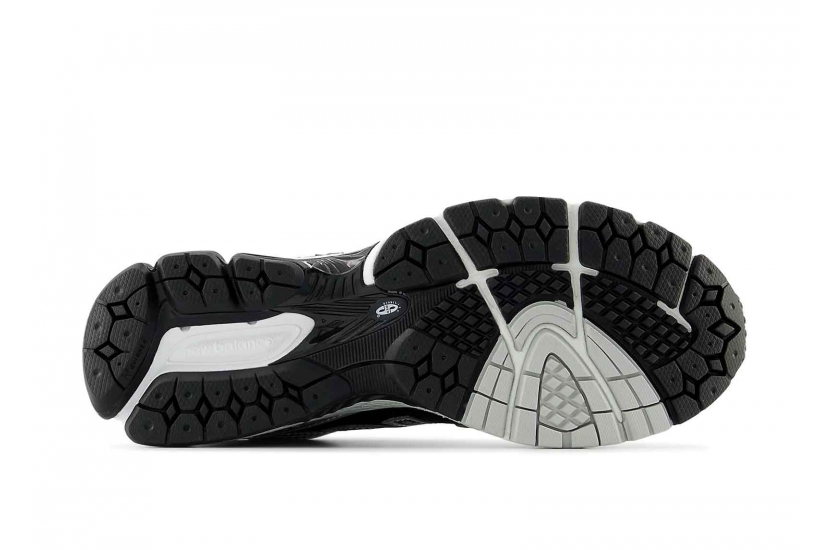 NEW BALANCE 860V2 BLACK WHITE SILVER [ML860XD]