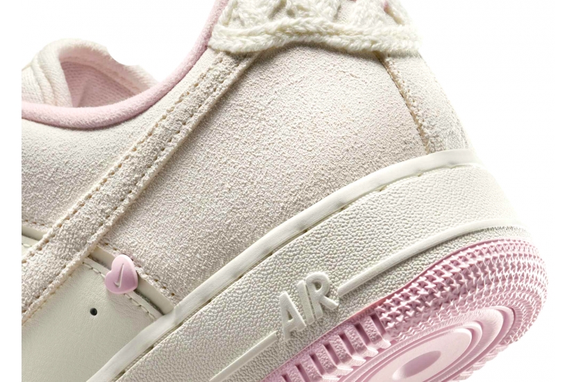  AIR FORCE 1 LOW VALENTINE'S DAY 2025 [HV5992-111]