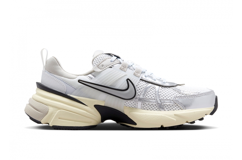 NIKE V2K RUN RUNTEKK ‘SUMMIT WHITE METALLIC SILVER’  [FD0736-100] [HJ4497-100]