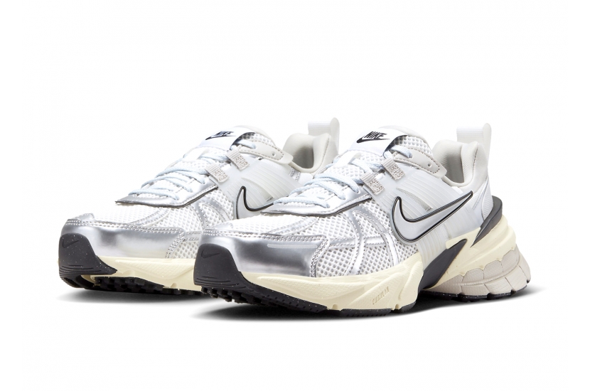NIKE V2K RUN RUNTEKK ‘SUMMIT WHITE METALLIC SILVER’  [FD0736-100] [HJ4497-100]